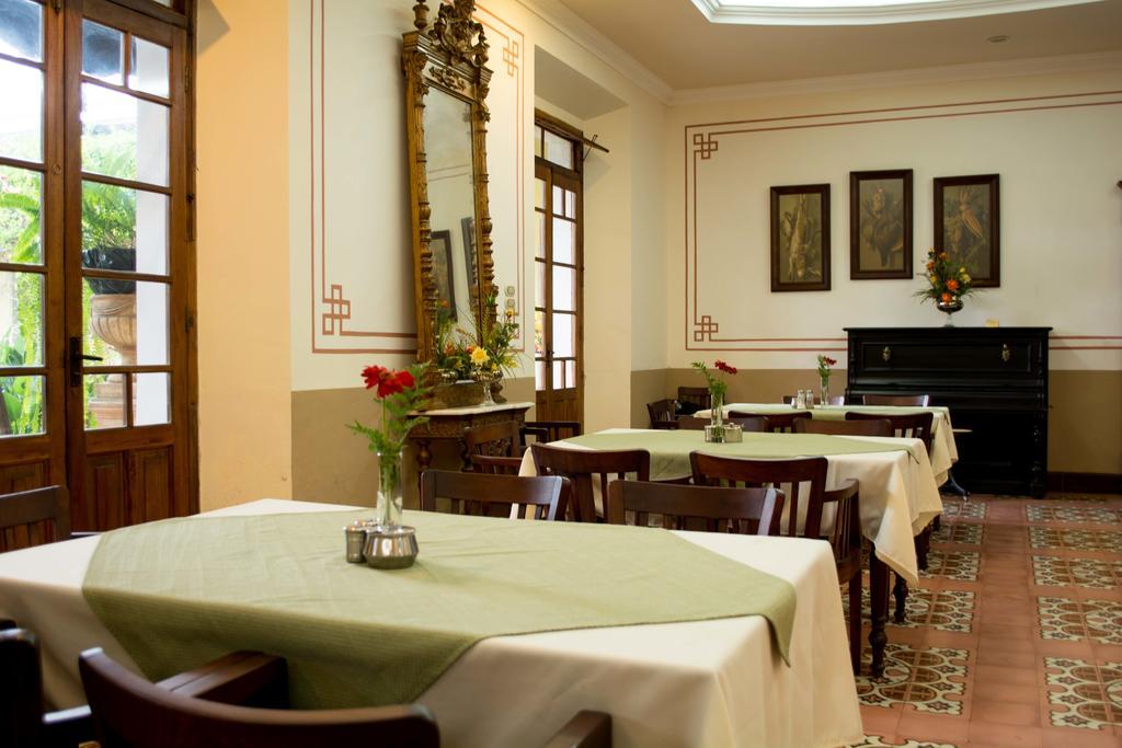 Hotel Aurora Antigua Екстериор снимка